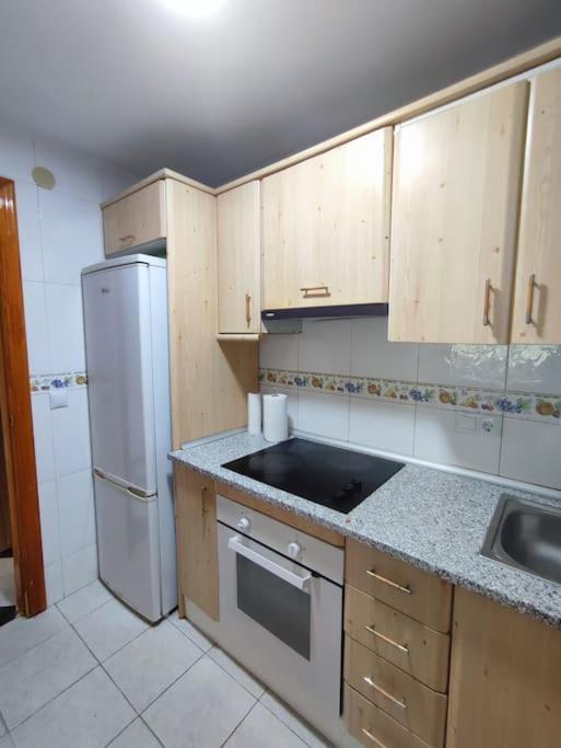 Apartamento En Playa Carvajal 푸엔히롤라 외부 사진