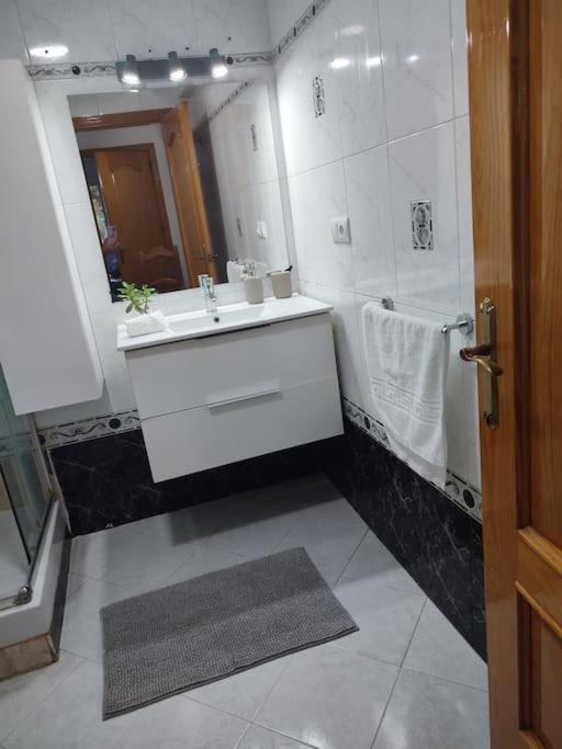 Apartamento En Playa Carvajal 푸엔히롤라 외부 사진